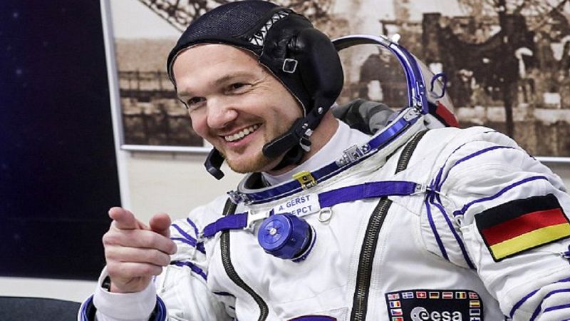 Astronauta powstrzymywał wyciek palcem, uszczelnić dziurę na Międzynarodowej Stacji Kosmicznej