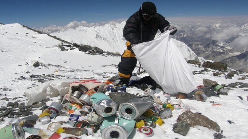 Rozpoczyna się wielka akcja sprzątania Mount Everestu. Szczyt zostanie zamknięty od północy