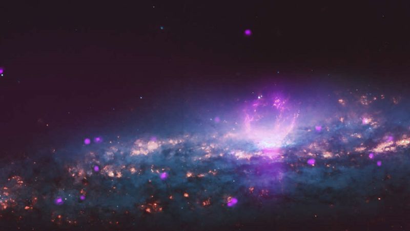 Teleskop Chandra zaskoczył widokiem energetycznych superbąbli w pobliskiej galaktyce
