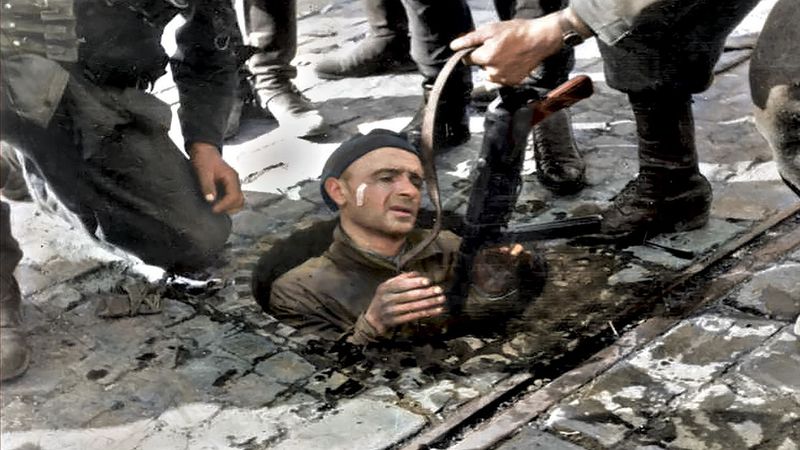 Heroiczna i samotna walka o wolność Polski, czyli Powstanie Warszawskie w kolorze