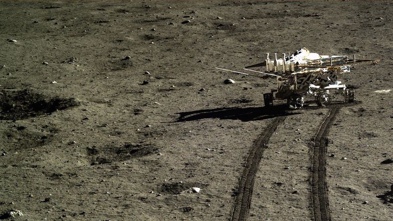 Chiński zespół w końcu opublikował zdjęcia „żelopodobnej substancji” znalezionej na Księżycu