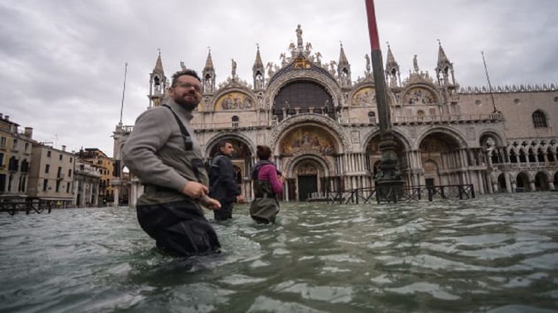 Wenecka rada została zalana kilka minut po odrzuceniu ustawy dotyczącej walki ze zmianami klimatu