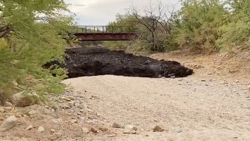 Rzeka czarnego szlamu płynąca przez Arizonę jest ważnym ostrzeżeniem przed niszczycielskim żywiołem