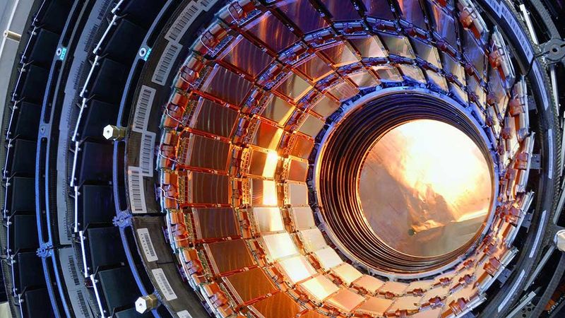 Niektórzy twierdzą, że CERN ma zamiar nawiązać kontakt z równoległym wszechświatem