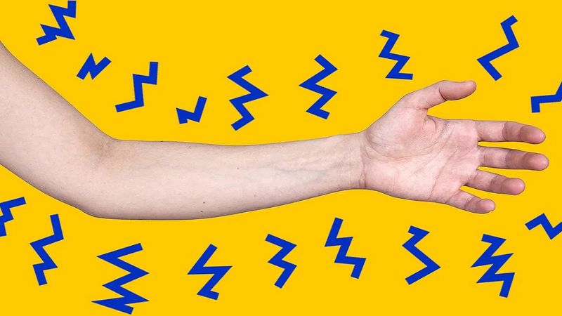 Dlaczego twoje ręce drętwieją kiedy śpisz i jak powstrzymać to dziwaczne mrowienie
