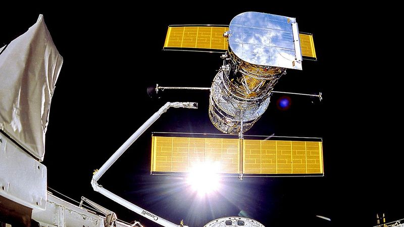 Awaria komputera zatrzymała działanie teleskopu Hubble. Ponowne próby uruchomienia zawiodły