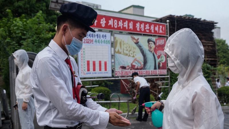 Korea Północna donosi o tajemniczej gorączce po ujawnieniu szalejącej w kraju pandemii COVID-19