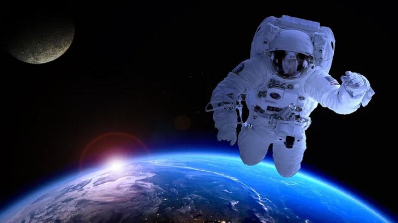 Oszustwo na astronautę. Kobieta straciła 150 tys. złotych przez „zaginionego w kosmosie”
