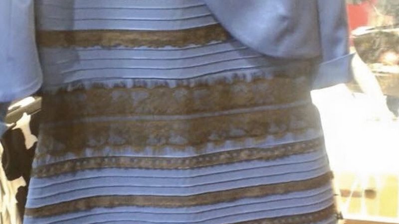 Ta sukienka jest biało-złota czy niebiesko-czarna? Odpowiedź nie jest tak prosta jak się wydaje…