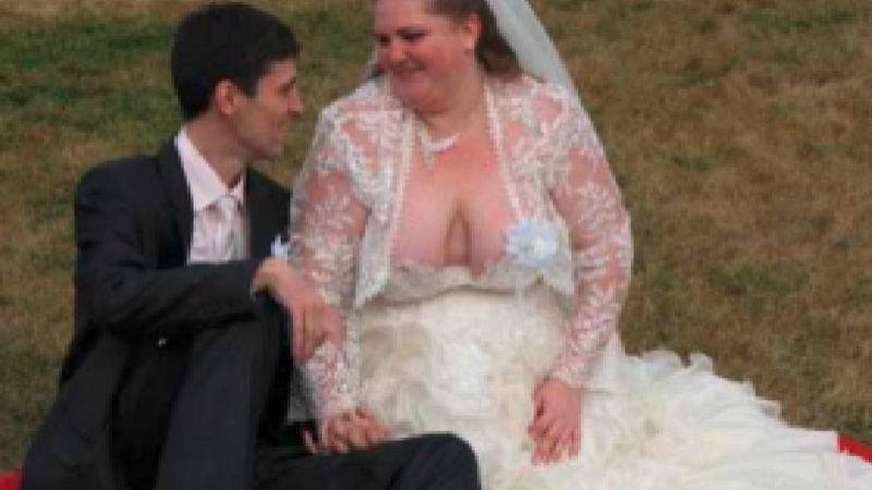 22 najgorsze sukienki ślubne w historii. Najstraszniejsze jest to, że nie można ich zapomnieć…