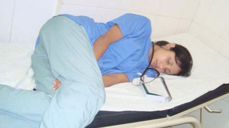 Lekarz zostaje potajemnie sfotografowany, kiedy śpi w pracy. Ale tego, jakie to przyniosło skutki w życiu się nie spodziewałam