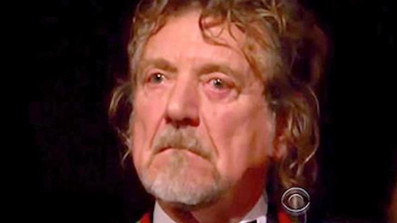 Robert Plant zalewa się łzami, gdy Ann Wilson śpiewa „Stairway to Heaven”