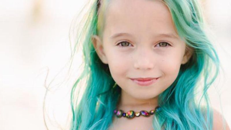 Krytykowali matkę za to, że zafarbowała 6-letniej córce włosy na zielono, a ona poszła o krok dalej!