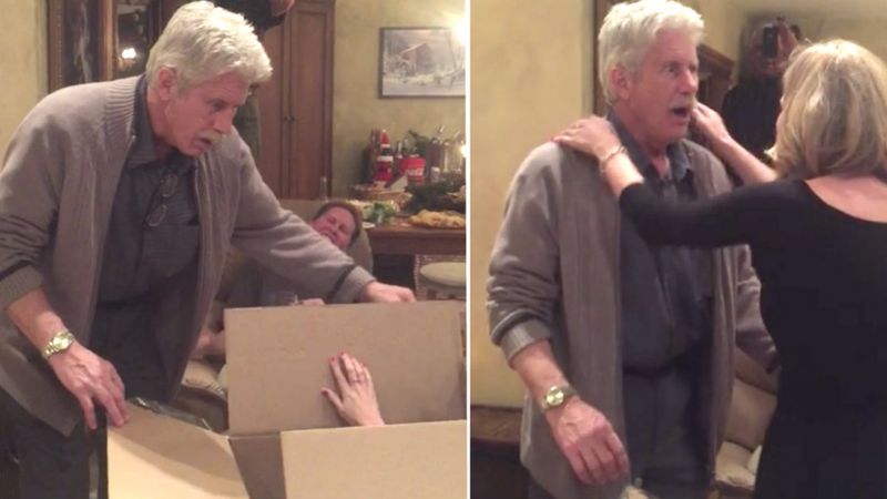 Tata otwiera ogromny prezent świąteczny. Nie może uwierzyć oczom, gdy ze środka wychodzi jego córka!