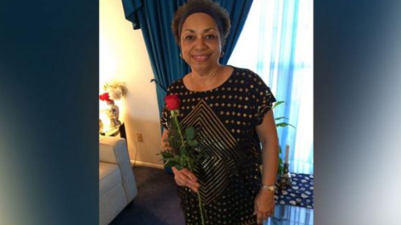 Mąż od 30 lat wysyłał jej jedną, czerwoną różę w każdy poniedziałek. Powód wzrusza do łez