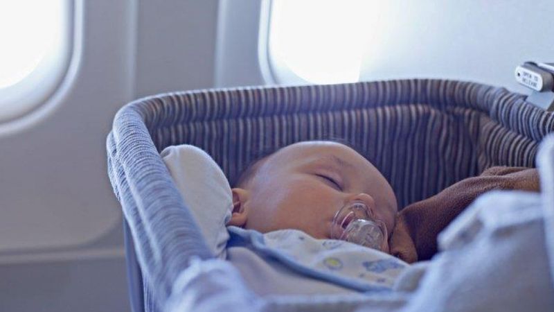 Prawdopodobnie większość rodziców nie wie, że może prosić o tę rzecz lecąc samolotem z niemowlęciem