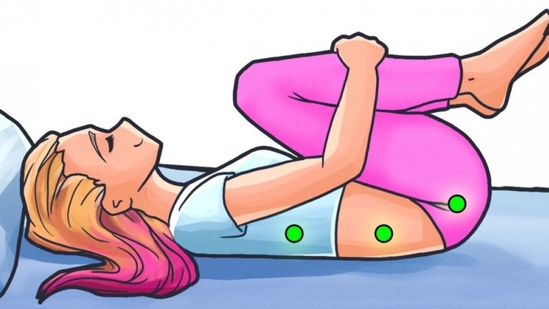 4 pozycje, które pomogą Ci odprężyć kręgosłup. Dzięki nim będziesz spać jak dziecko
