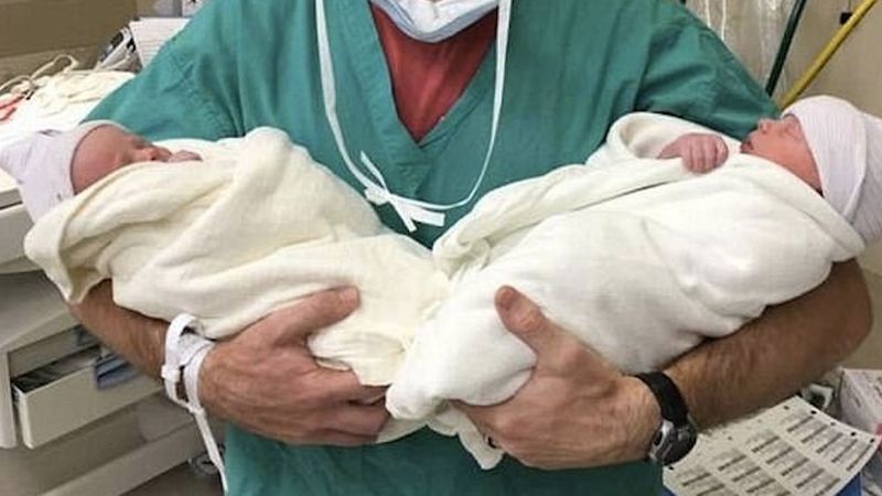 Kobieta rodzi bliźnięta 2 lata po tym, jak jej dzieci giną w wypadku. Nadaje im wyjątkowe imiona