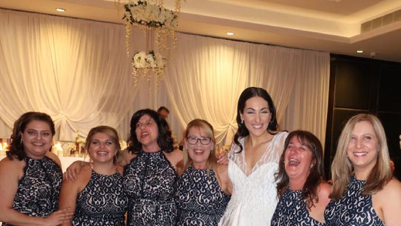 Zupełnie przypadkiem, 6 nieznajomych kobiet przyszło na wesele w identycznych sukienkach