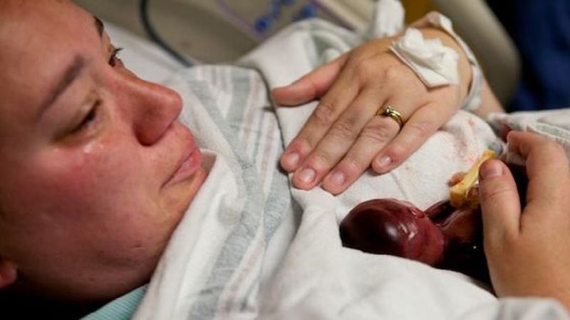 Urodziła w 19 tygodniu ciąży. Wcześniak umarł, jednak zanim do tego doszło, zdarzył się CUD