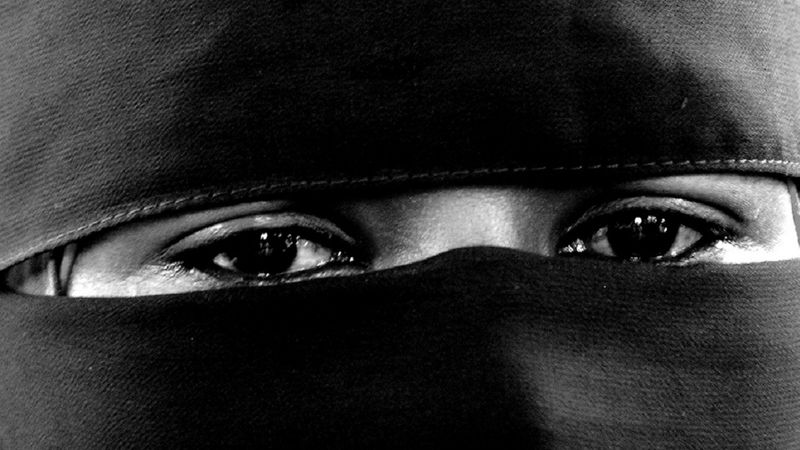 Żony muzułmańskich gwałcicieli obwiniają ofiary, twierdząc, że to one musiały ich sprowokować