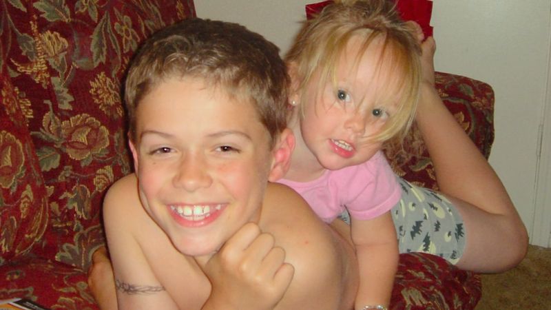 13-latek zamordował siostrzyczkę, kiedy spała. W domu nie było nikogo, kto by jej pomógł