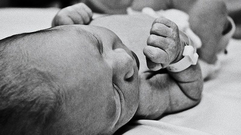 Lekarze przyjęli na oddział 2-miesięczne niemowlę. Jego stan złamał im serca