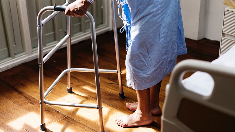 Pielęgniarka zdradza 5 rzeczy, których żałowali jej pacjenci będący na łożu śmierci