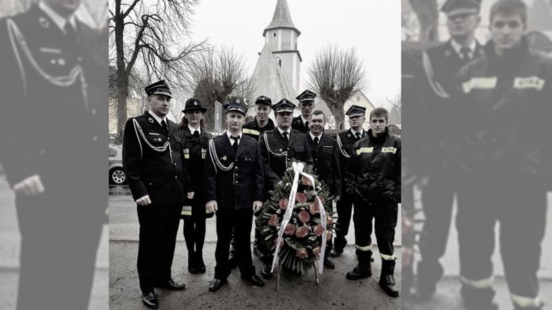 W trakcie pogrzebu ksiądz wyprosił strażaków z kościoła. Nie pozwolił im pożegnać się z kolegą