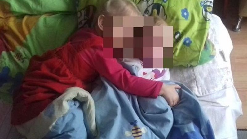 23-latka wiedziała, że partner znęca się i molestuje 3-letnią córkę i 6-miesięcznego synka