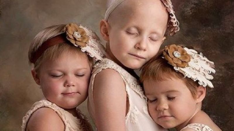 4 lata temu zrobiła pierwsze zdjęcie dziewczynkom chorym na raka. Zdjęcie z 2018 porusza