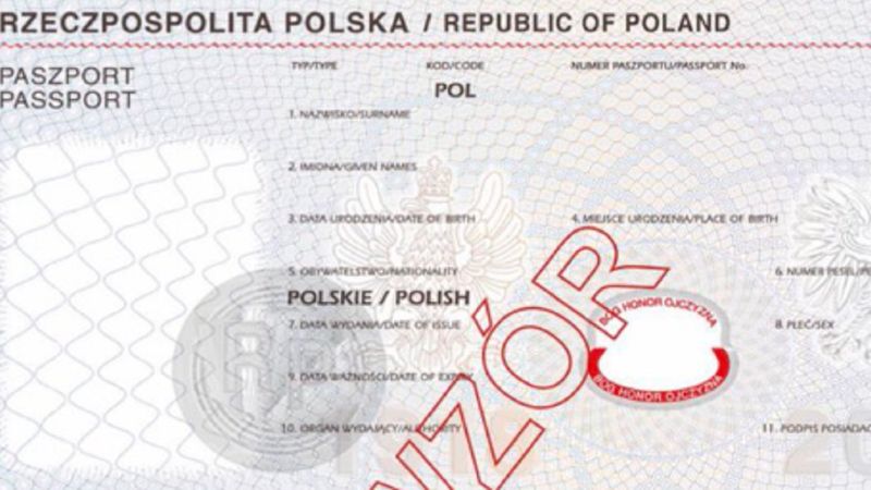 Od 5 listopada wydawane są nowe paszporty. Ich wzór oburzył wiele osób