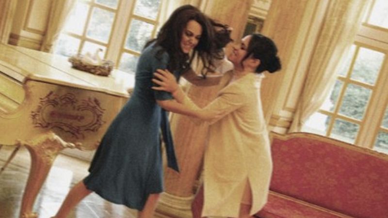 Kate Middleton i Meghan Markle przyłapana na bójce w pałacu? Zdjęcia szokują