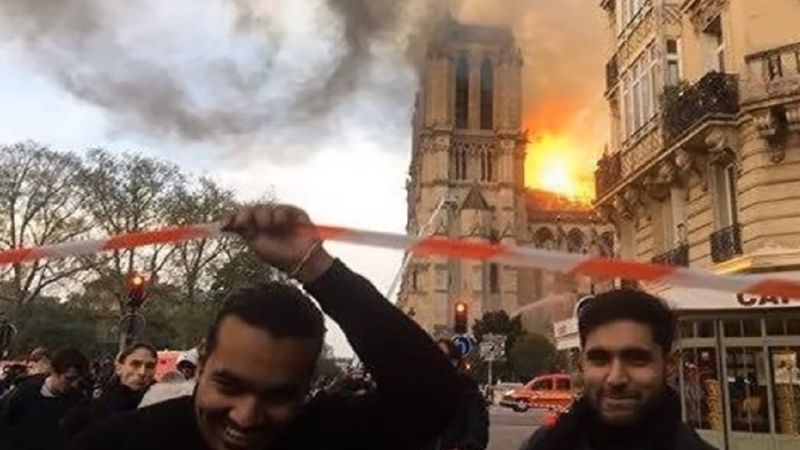 Muzułmanie śmiali się z pożaru Katedry Notre Dame? Francuzi są wkurzeni