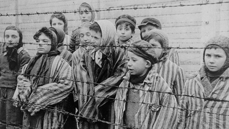 27 stycznia 1945 roku otworzono bramy Auschwitz. Nagrania z tego dnia są szokujące