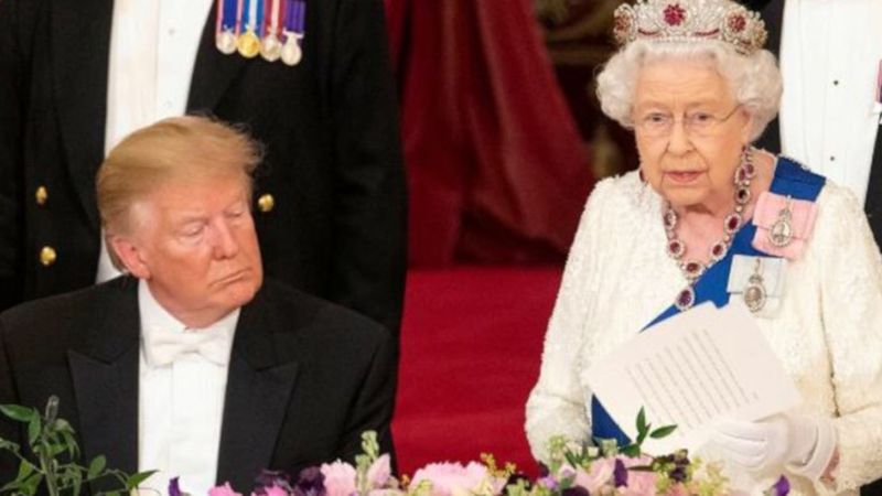 Donald Trump zasnął podczas przemówienia Królowej Elżbiety II. Wideo podbija sieć