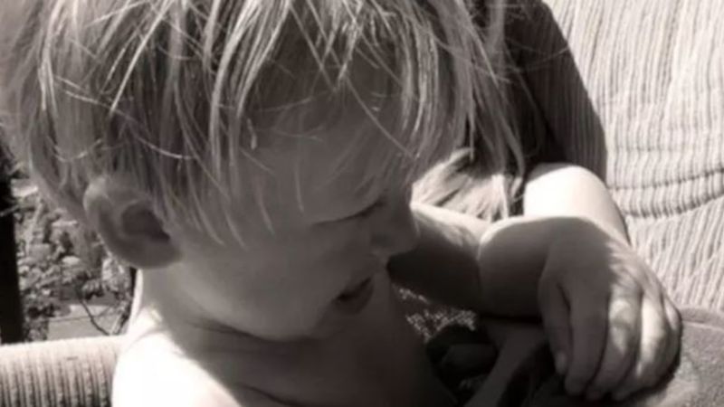 33-latek z Chojnowa wykorzystywał 1,5-rocznego chłopca. Matka dziecka o wszystkim wiedziała