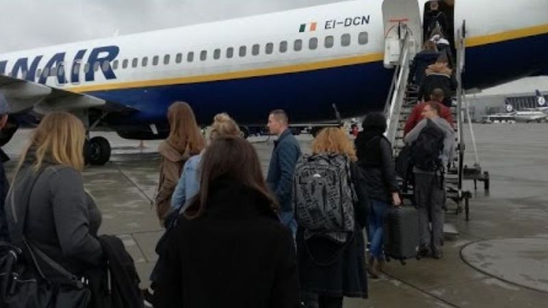 Śmierć na lotnisku w Krakowie. 71-latka zginęła, przez pośpiech innych pasażerów