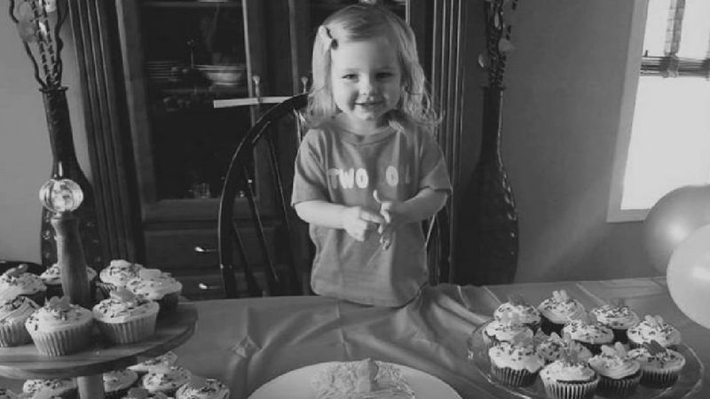Nie żyje 2-letnia córeczka piosenkarza country. Koszmar rozegrał się w jego domu
