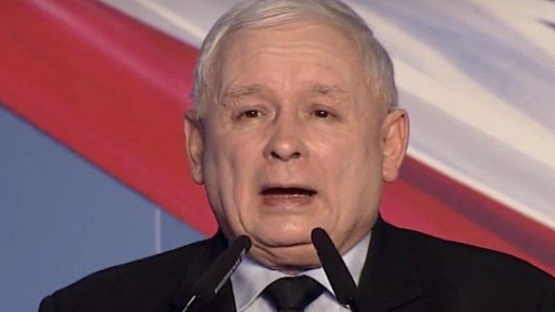Wyborca przebrał się na głosowanie za Jarosława Kaczyńskiego. Tak oddał głos!