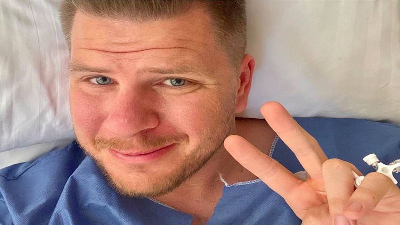 Filip Chajzer jest w szpitalu. Dziennikarz musi leżeć i odpoczywać, bo ma „pojechane wizje”