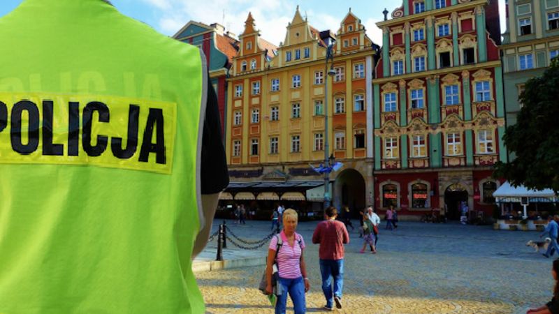 Wrocław: 5-latek spacerował sam po mieście. W mieszkaniu znaleziono narkotyki