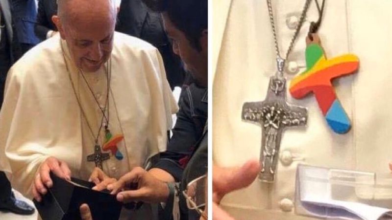 Papież Franciszek z tęczowym krzyżem. Paulinie Młynarskiej puściły nerwy