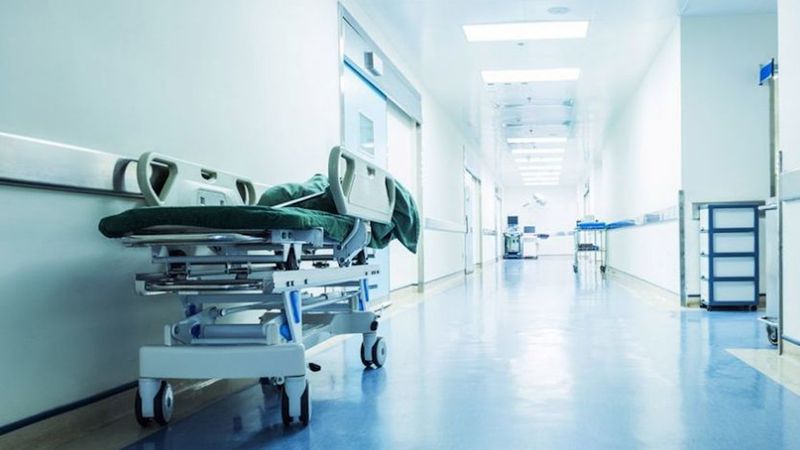 pacjentka zmarła na schodach szpitala