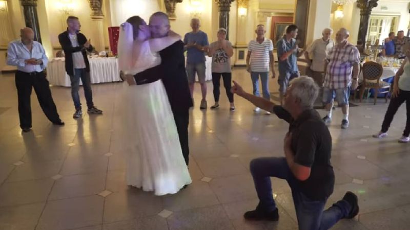 Youtuber zorganizował bezdomnym wesele. Wydał na nie 80 tys. złotych