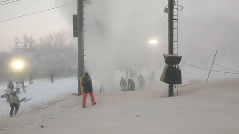narciarz uszkodził hydrant