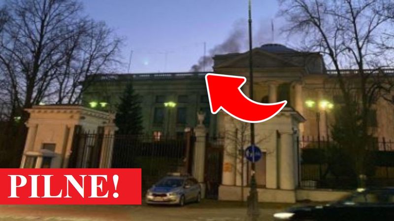 Dym nad ambasadą Rosji w Warszawie. „Tak jak w Kijowie tuż przed inwazją”