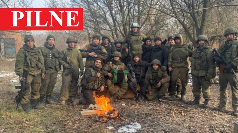 Rosyjscy żołnierze jedzą psy