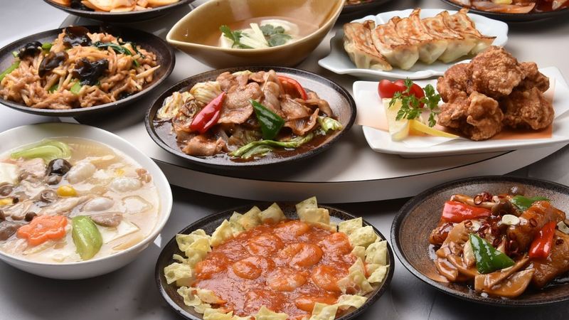 Smak Azji na Twoim talerzu – Najlepsze dania z kuchni azjatyckiej, których nie możesz przegapić!