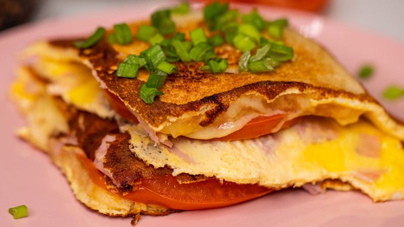 Składany omlet z serem i szynką